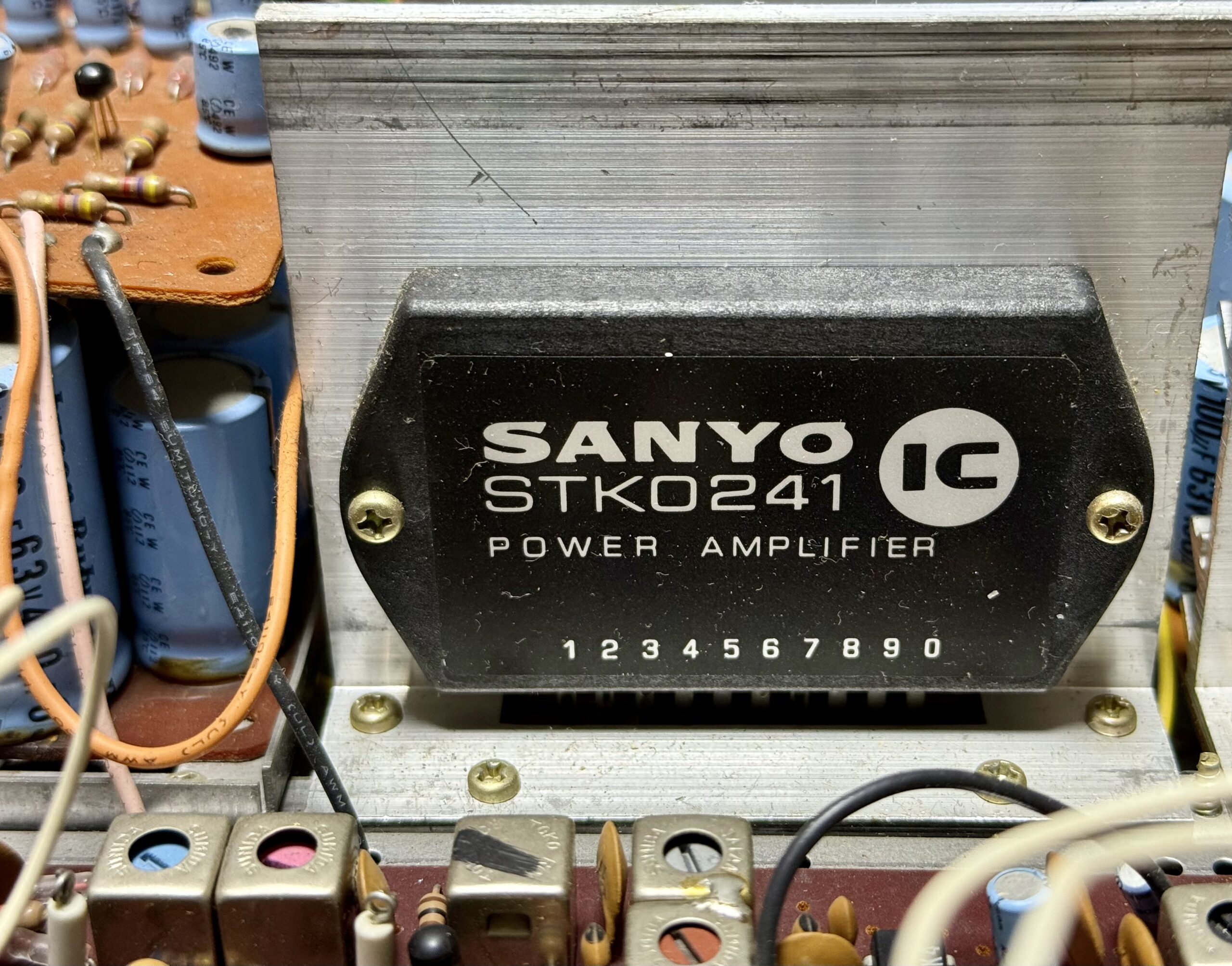 Sanyo DCX 3300KB